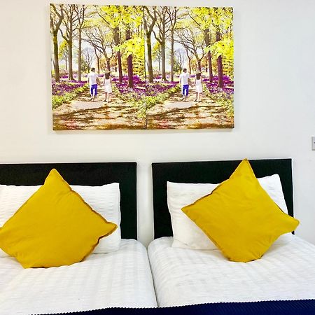 London Studio Apartments, Private Bathroom, Kitchenette, Parking, Np2 Kültér fotó