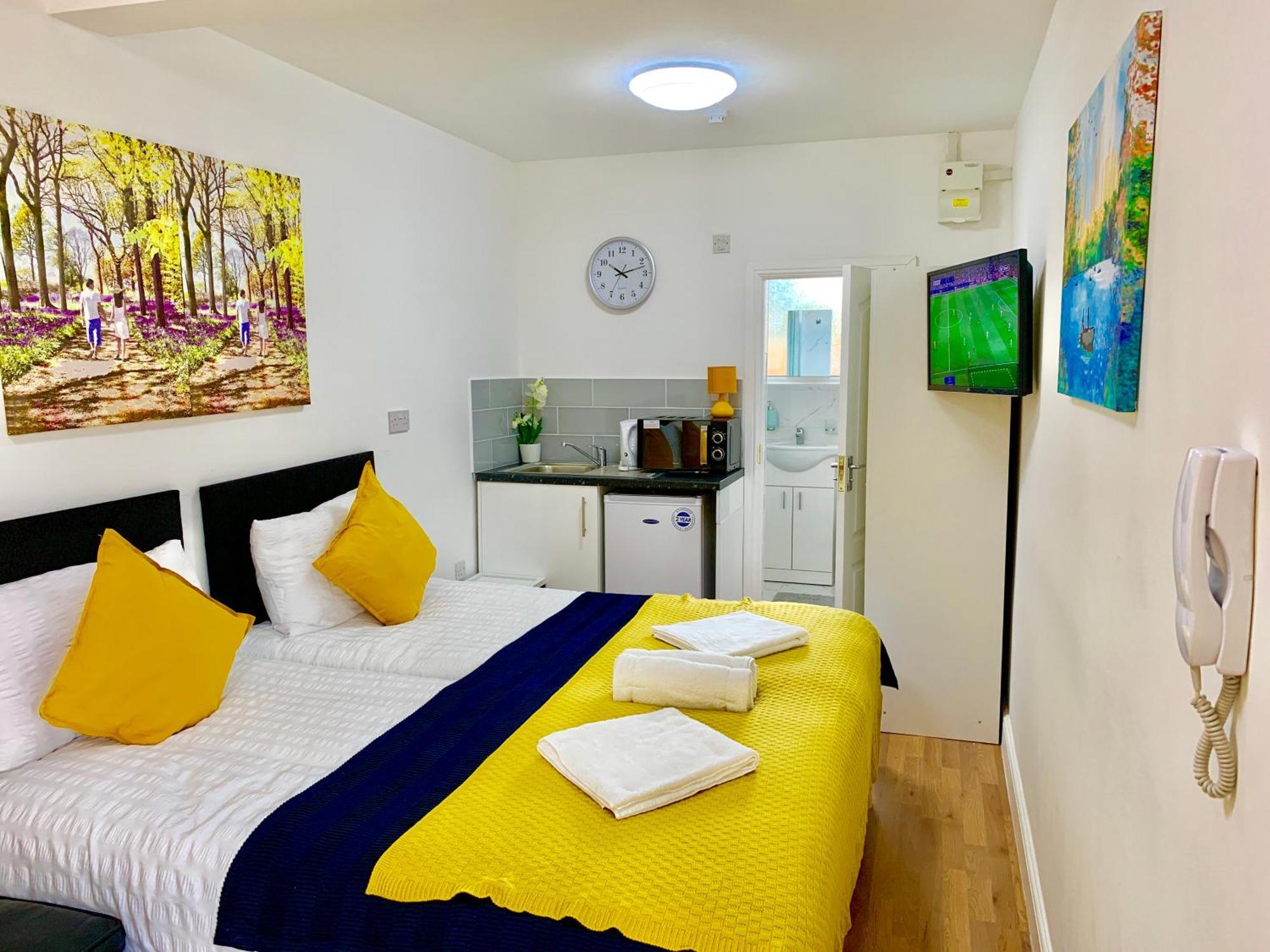 London Studio Apartments, Private Bathroom, Kitchenette, Parking, Np2 Kültér fotó